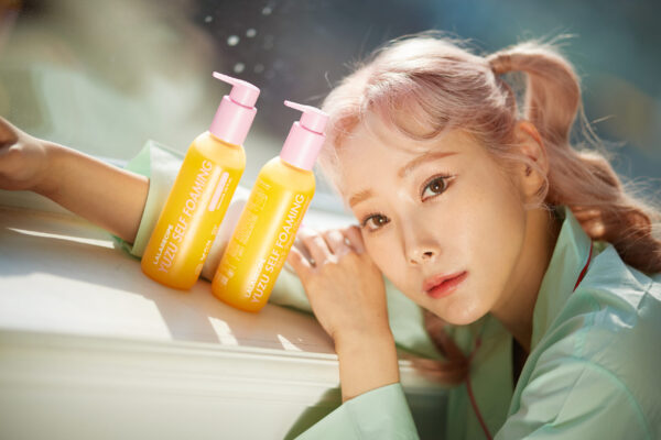 Yuzu Self Foaming 3-in-1 Cleanser 200mL - Image 3
