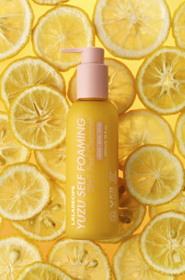 Yuzu Self Foaming 3-in-1 Cleanser 200mL - Image 2